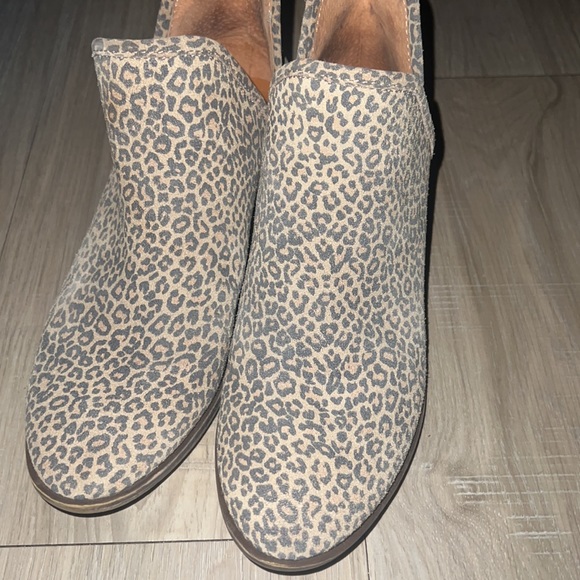 LUCKY BRAND Women's Leather Ankle Boots Cheetah Print Low Chunky Heel - Picture 3 of 3